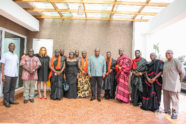 Family of the late Justice Yao Tsar with John Mahama