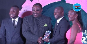 Henry Herbert Malm, Head of Corporate Communications at Unilever receiving the award
