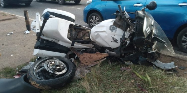 Police dispatch rider involved in ghastly crash whiles escorting VIPs in Kumasi