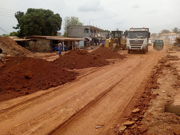 The renewed construction effort marks the most visible progress on the stretch in several months