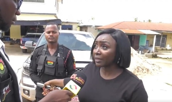 Dr Hanna Louisa Bisiw-Kotei narrating her confrontation with thugs to the media