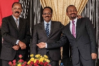 Ethiopia's Prime Minister Abiy Ahmed (R)