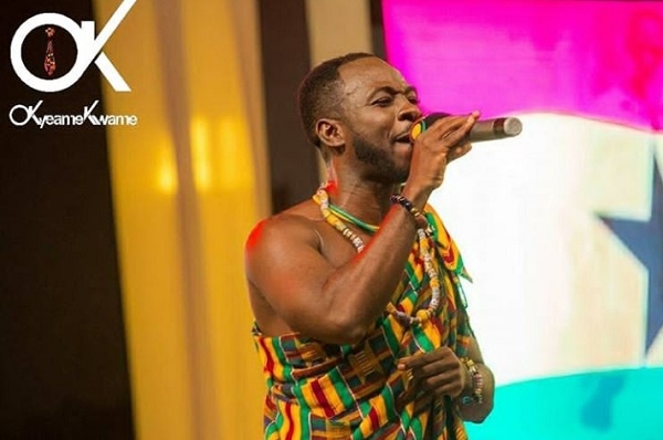 Okyeame Kwame\'s \'Dum Fon No\' talks about how phones are harming relationships
