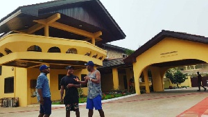 Fuse ODG with Killbeatz and other at his mansion