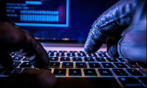 According to the e-Crime expert, avoid sharing personal details on the internet