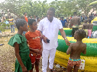 Nene Djaba Agblezee IV interacting with some of the kids at the Som Fest