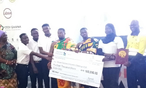 Airotix Technologies receiving their cash prize after emerging winners of AGA’s innovation challenge