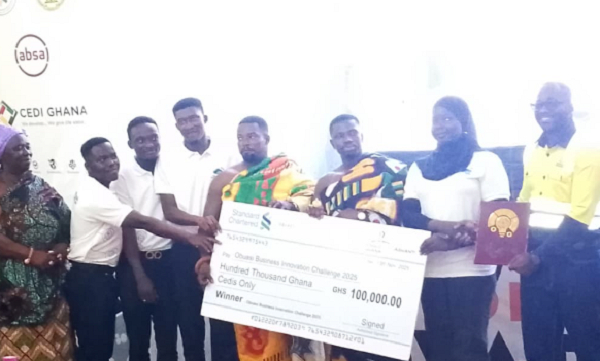 Airotix Technologies receiving their cash prize after emerging winners of AGA’s innovation challenge