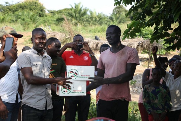 NDC Youth donates to artisans in Kpando