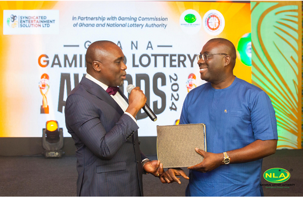 Sammi Awuku received the Special Recognition Award (NLA)