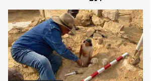 Dem cut one eight year old pikin two hands to open ancient tomb for Egypt