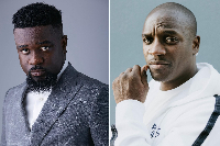 Ghanaian rapper, Sarkodie(L) and Akon(R)