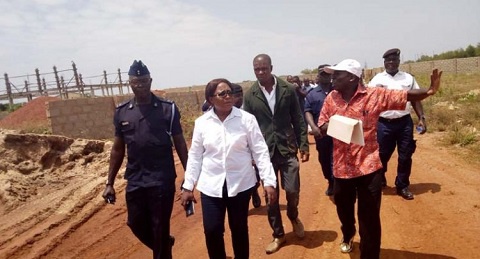 Gladys Tsotso Mandede and the assembly members on the tour of the area