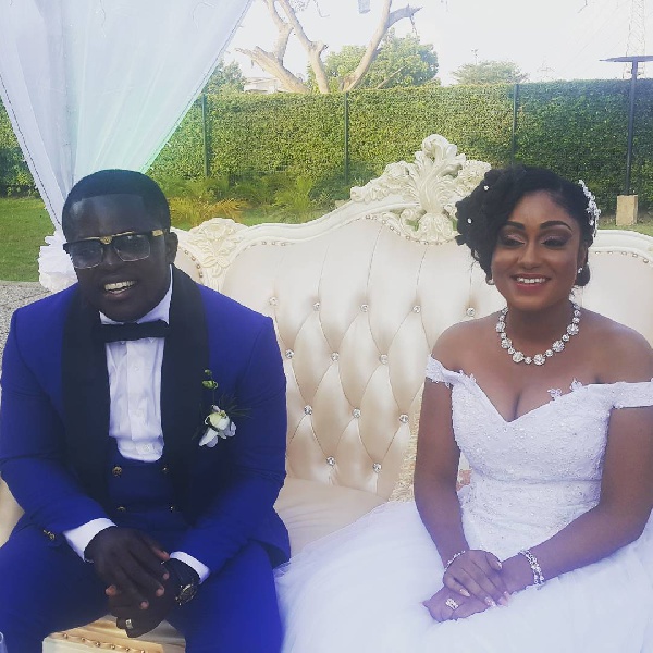 Video Chemphe Sings For Wife On Wedding Day