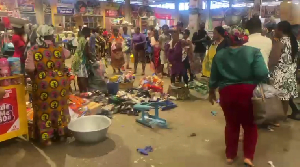 Traders At Kejetia Market.png