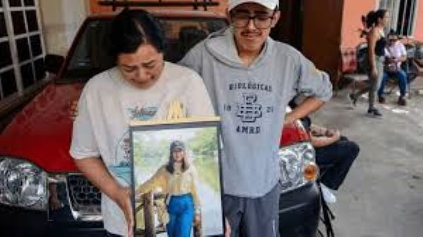 Sánchez was among the cadets on the masts when the accident happened