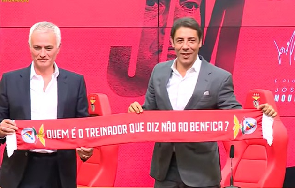 Mourinho (L) has officially joined Benfica