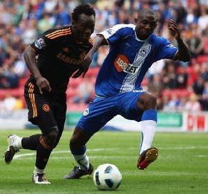 Steve Gohouri In Action With Essien Ff