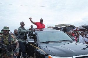 Mahama On Campaign Vehicle3