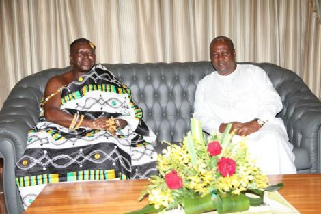 Former Prez. Mahama with Otumfou