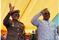 President Mahama’s (R) presence was seen as a morale boost for inmates
