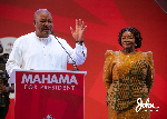 Watch how Mahama, veep reacted to Minority MPs' cocoa gift to them