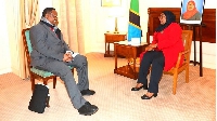 Chadema vice-chair Tundu Lissu (L) and President Samia Suluhu at a past meeting