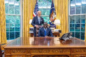 'Smiling' Kenya president roasted over photo he shared seated at Joe Biden's desk