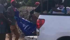 Body of the deceased being transported to the morgue