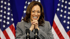 Kamala Harris T