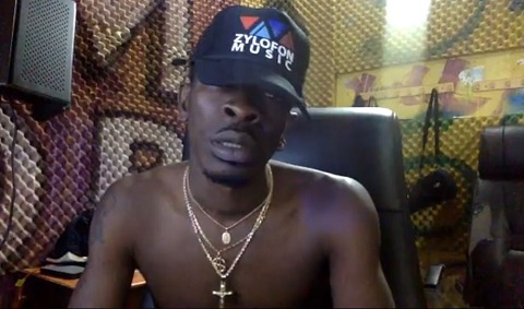 Shatta Wale is in tears over insults that he has a big mouth, a tag Yaa Pono defined as 'Gbee Nabu'