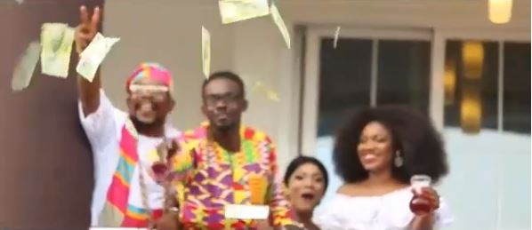 Nana Appiah Mensah and his friends splashing money at the wedding