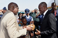 Prime Minister Modibo Keita receives VP Amissah-Arthur i