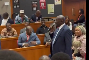 Dr. Mahamudu  Bawumia engaging with the students