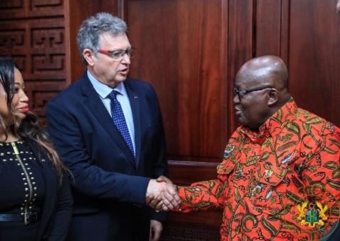 Managing Director of Nissan Group of Africa, Mike Whitfield with President Akufo-Addo