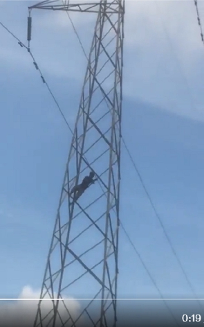 Man Claims High Tension Whire In Kasoa 2.png