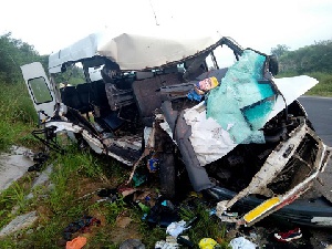 A Toyota Hiace bus veered off and hit the side of Benz sprinter bus claiming 4 lives