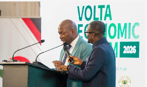 Dr Elikplim K. Apetorgbor speaking to the audience