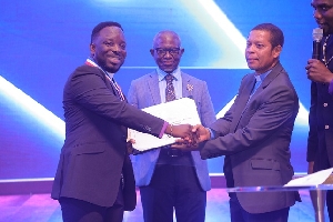 Emmanuel Adjei Receives Award