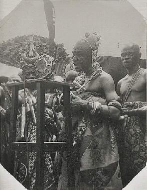 A photo representing the restoration of the Ashanti kingdom in 1935