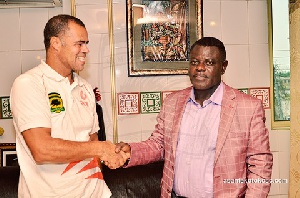 Kotoko coach Steve Polack with Dr. Kwame Kyei