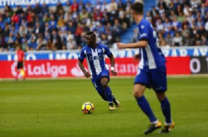 Mubarak Wakaso in action for Alaves