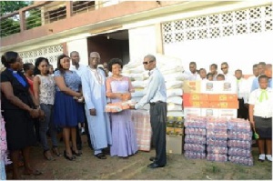 Mr and Mrs Owusu-Koranteng donate to Akropong School of the blind