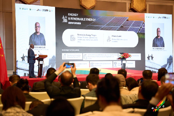 Simon Madjie, CEO of GIPC, addressing Chinese investors