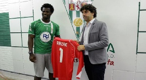 Spanish second-tier side Cordoba unveils Ghana goalkeeper Razak Brimah