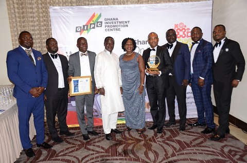 Justmoh Construction staff with the award