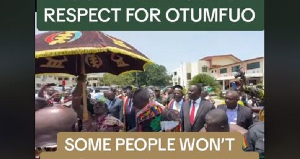 This was the moment the Oguaamanhene showed respect to the Asantehene