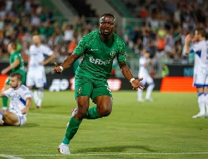 Bernard Tekpetey's Ludogorets kick Ibrahim Osman's Nordsjaeland