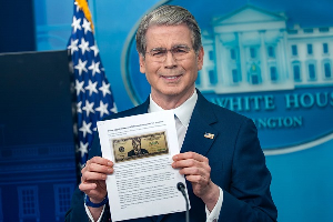 Federal law bars printing US money with the image of a living person