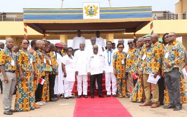 President Nana Addo in a group picture with some teachers